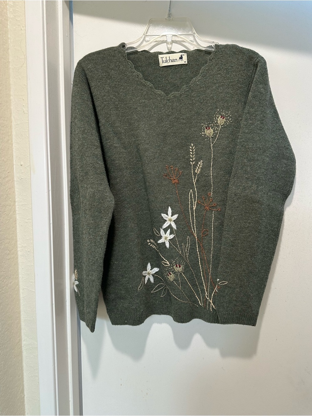 Tulchan Olive Green V-Neck Sweater w Floral Embroidery & Scalloped Neck Medium